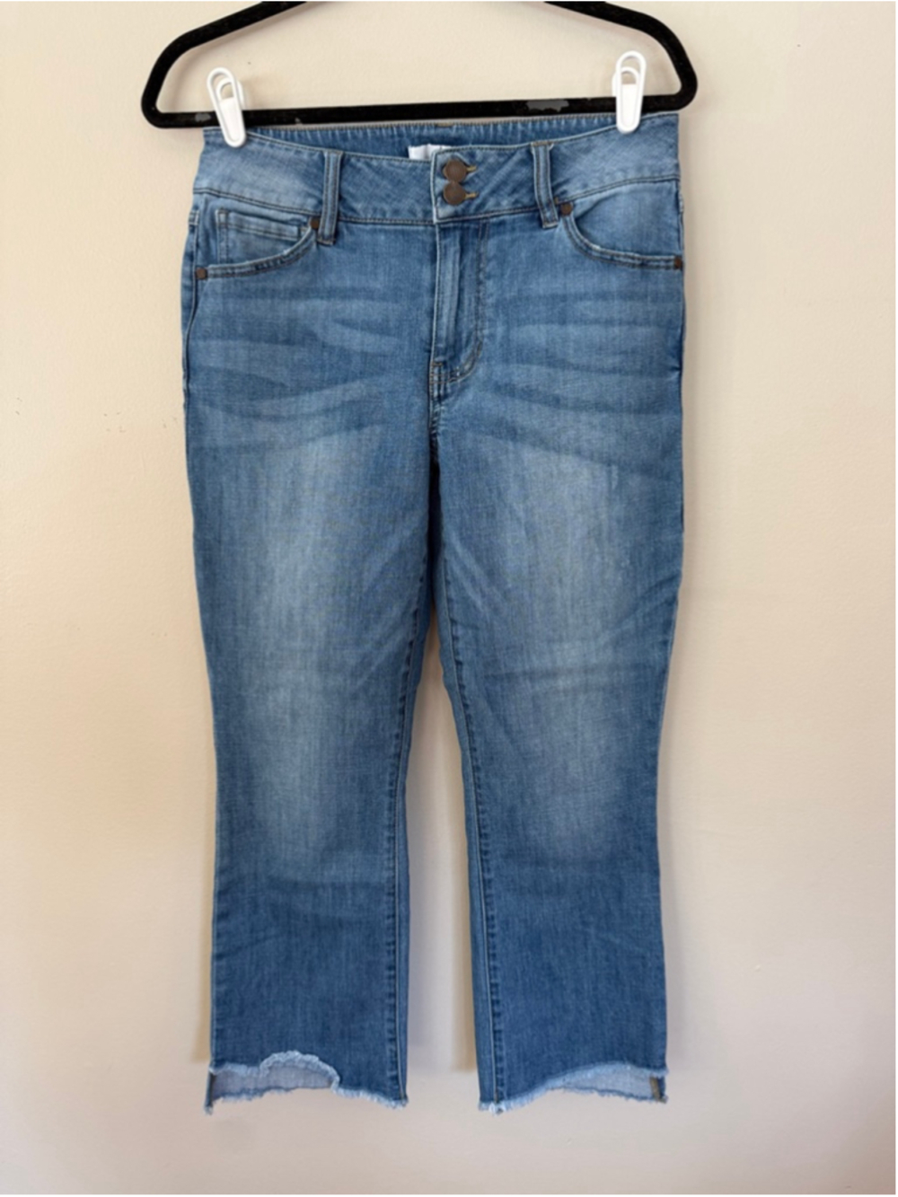 Cabi Hi Low Crop Jean Size 8